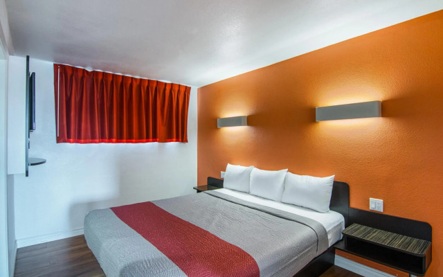 Motel 6 Gardena