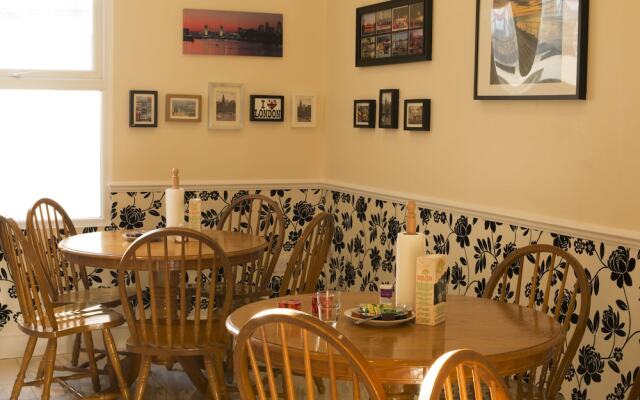 Royal Guest House by Saba