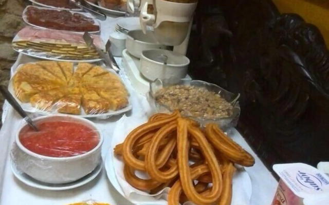 Hospedería Casa De Cisneros