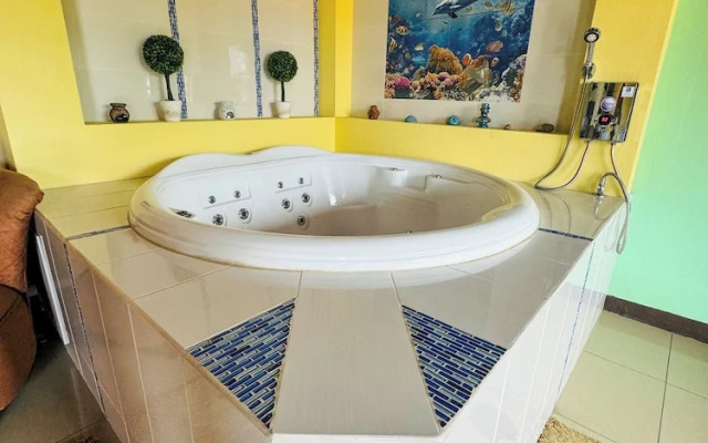 Los Angeles Hotel & Resort