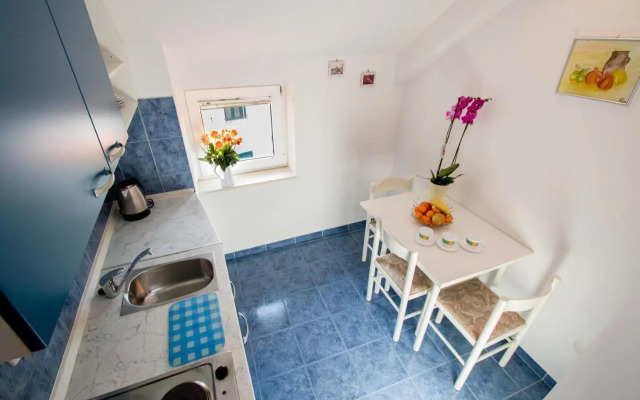 City & River View Apartment