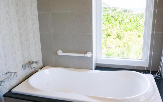Whitecaps B&B