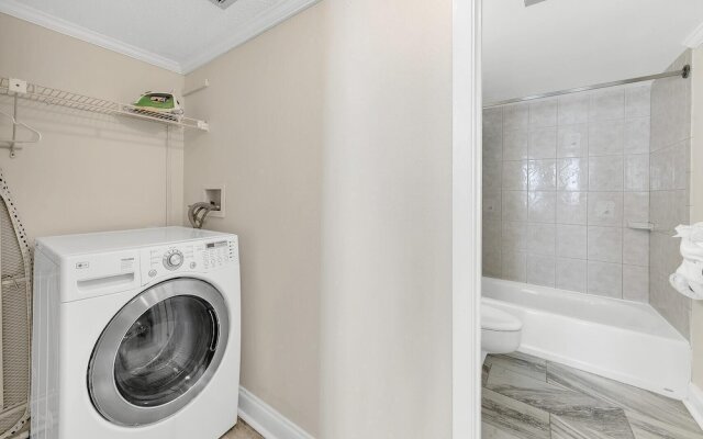 Shoreline Towers 1061