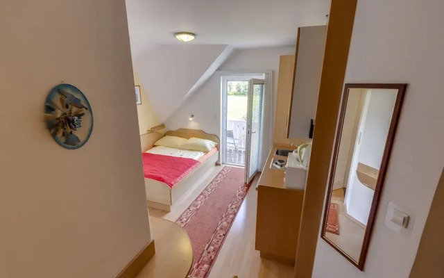 Rooms & Apartments Jana