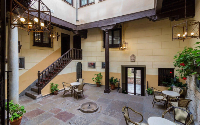 Palacio Mariana Pineda Hotel