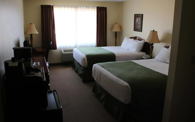 Edgewood Hotel & Suites