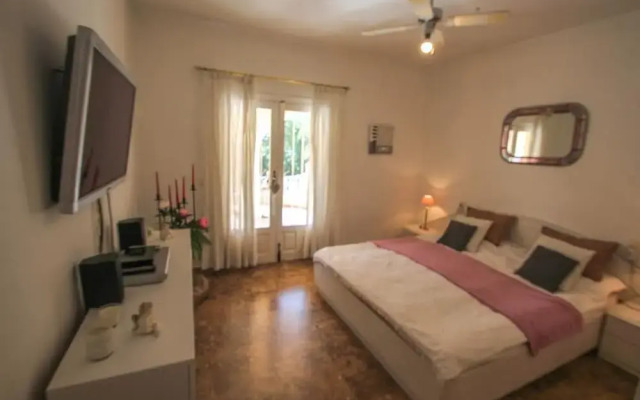 Leila - holiday home with private swimming pool in Moraira