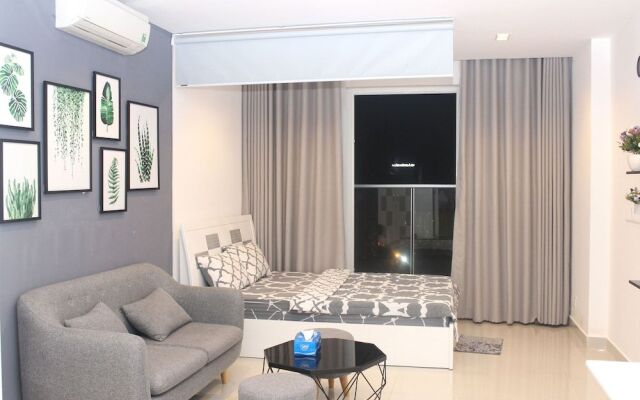 Le Hieu Apartment at Sky Center