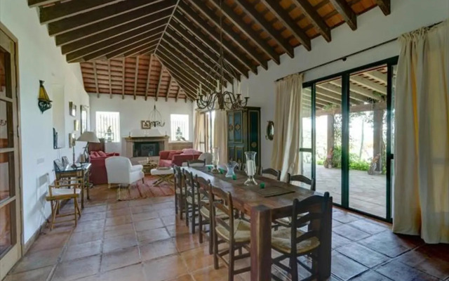 Casa Alvarianes