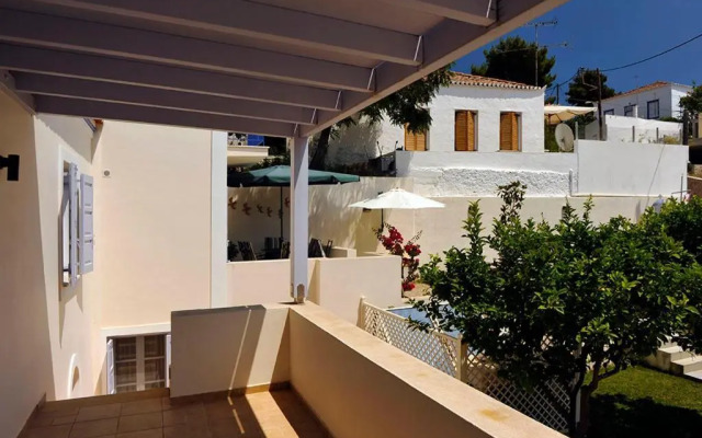 VILLA AELIA in Spetses - charm & convenience, 2min beach