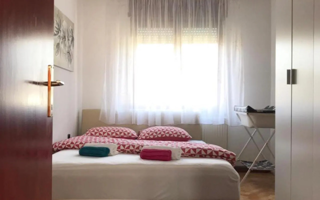 Slatka sobica za dvoje sa upotrebom zajednicke kuhinje i kupaonice