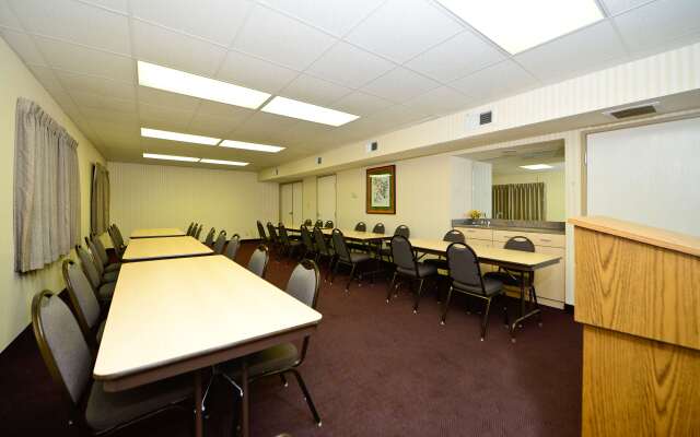Americas Best Value Inn & Suites Jackson, TN