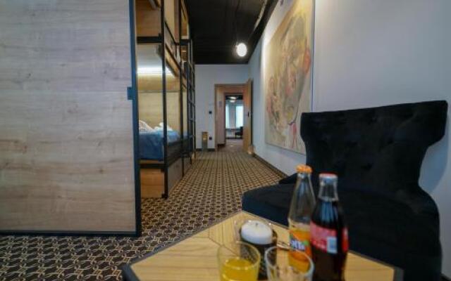 CHORS like a hotel - Hostel