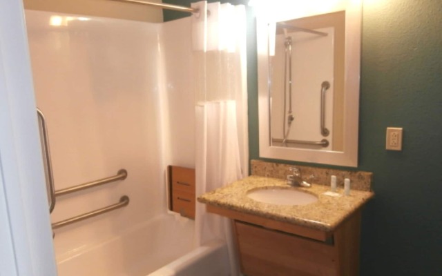 Studio 6 Lenexa, KS - Overland Park