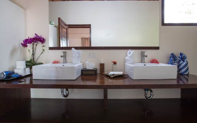 Last Frontier Beach Resort - Adults Only