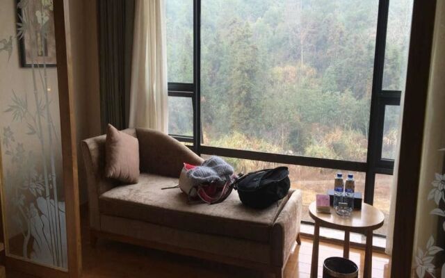 Xianning Youth Theme Hotel