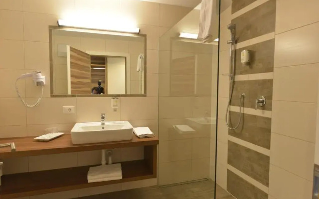 Molaris Lodge