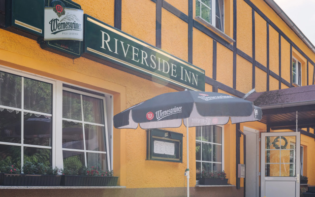 Riverside Inn