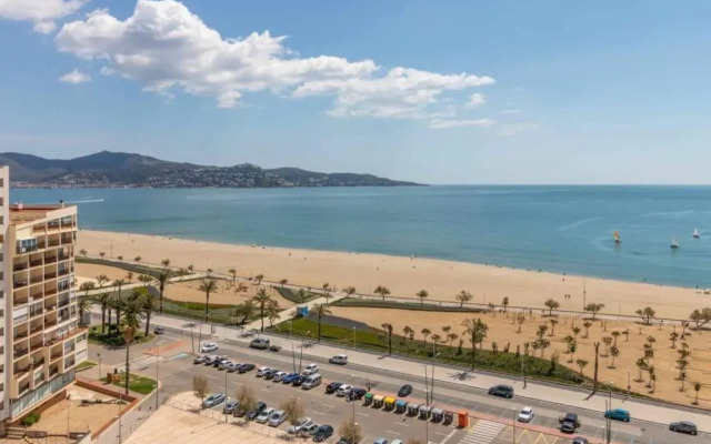 13-02 Bonito estudio con vistas al mar