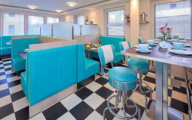 Bernstein 50'S Seaside Motel