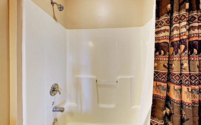 Mountaintop - 4 Br Home