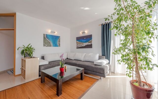 Romantic Oasis modern Apartment