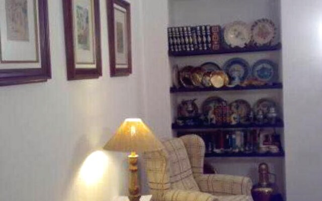 Casa Amarela TH & National Monument