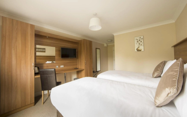 Riverside Hotel