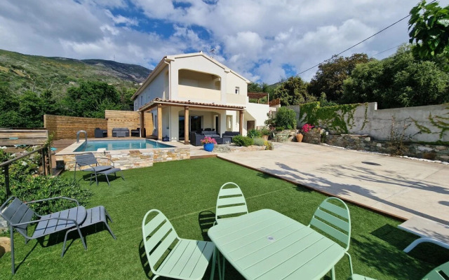 T3 Piscine Avec Jardin Proche St-florent