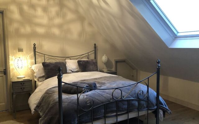 Cotswold Lodge