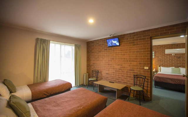 Rose Garden Motel