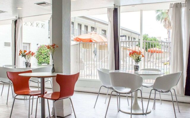 Red Roof Inn Tucson Downtown – University
