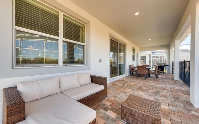 8801 IC 8BR Dream Retreat: Luxury Villa