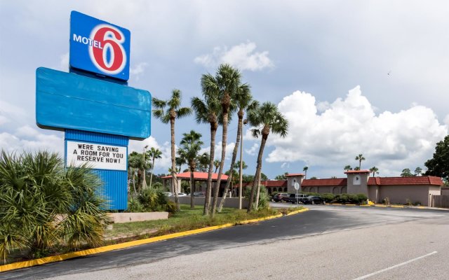 Motel 6 Spring Hill, FL - Weeki Wachee