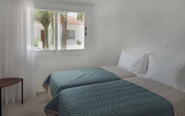 Phaedrus Living Olga Residence