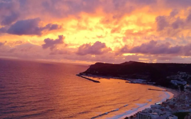 Sea View Apartment Sesimbra- Apartamento Vista Mar