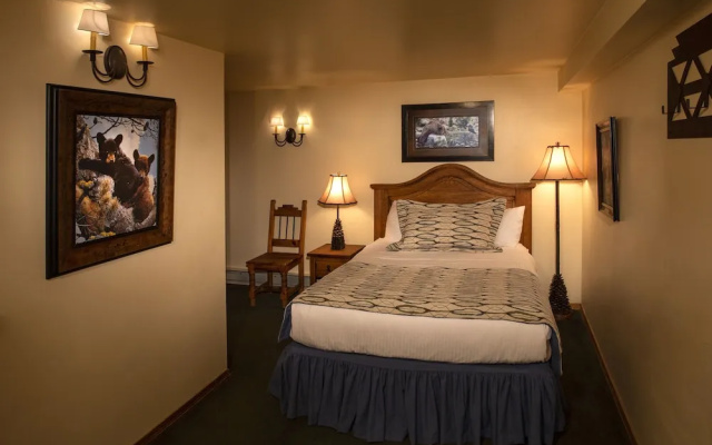 Alpine Village Suites
