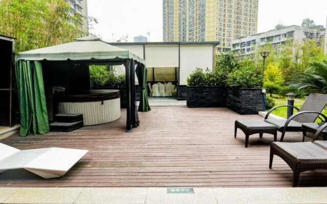 Atour Hotel
