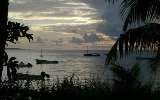 Baobab Beach Lodge & Backpackers