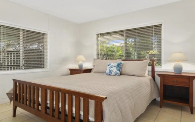 Woorim Beach House with Water Views