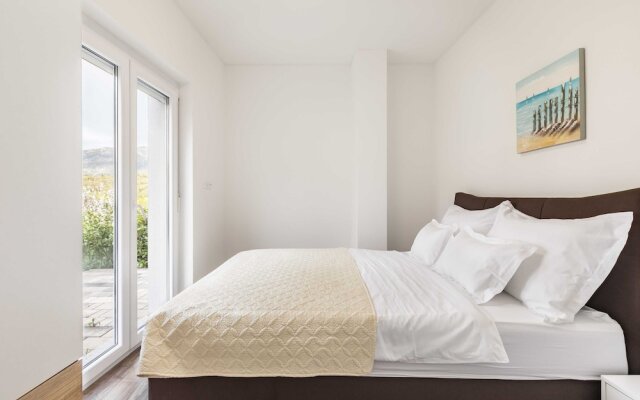 Apartments Villa Salona Sky