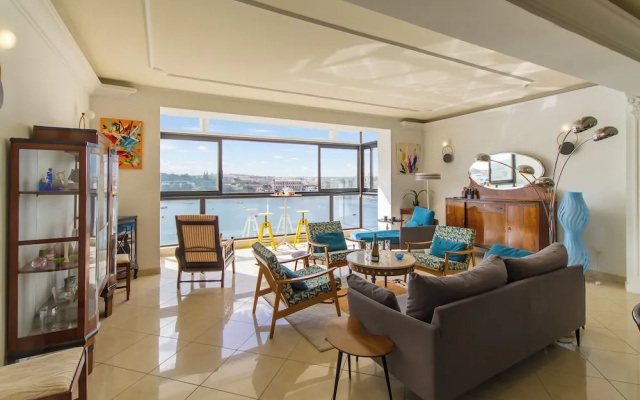 A Magnificent Sunny Seafront Apart Sliema