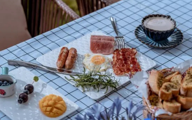 Fairy Tale Town · Hot Spring Garden Homestay (Tengchong)