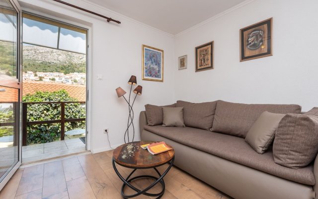 Central Apartment in Dubrovnik With Private Terrace