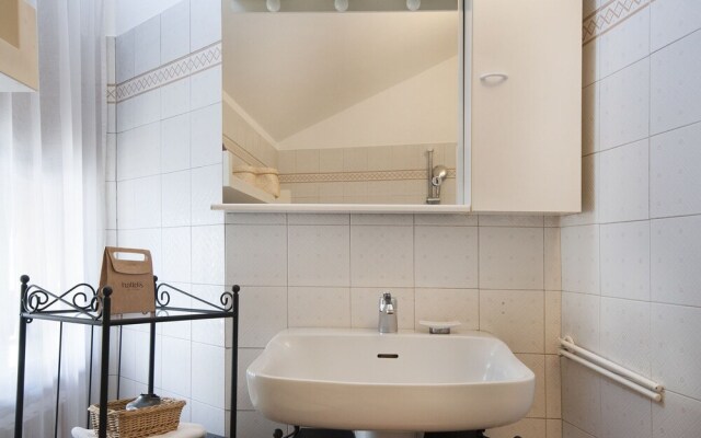 Beautiful 100sqm Flat, Close to San Babila