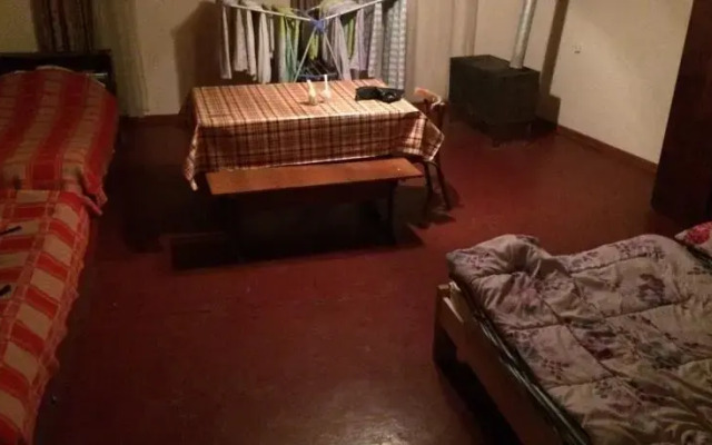 Gia's Hut Hostel