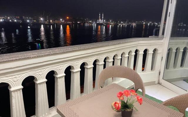 شقة مطلة علي قناة السويس701