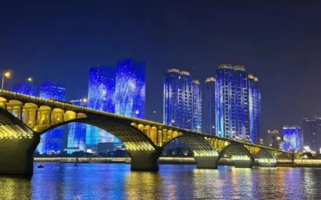 Yueyue Homestay (Huanghua Airport)