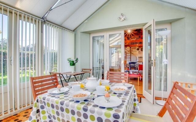 Traditional Holiday Home in Briston With Garden