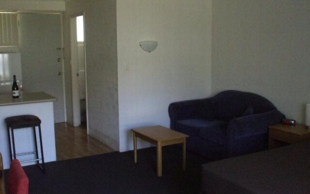Summer East Serviced Apartments